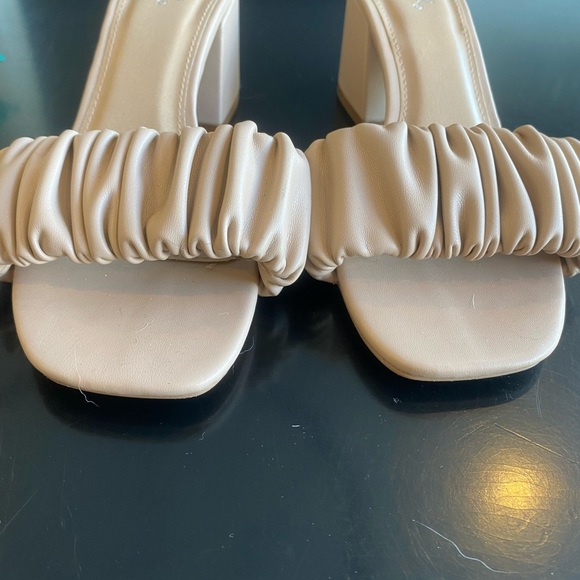 Nude Mules size 9 - Picture 3 of 3